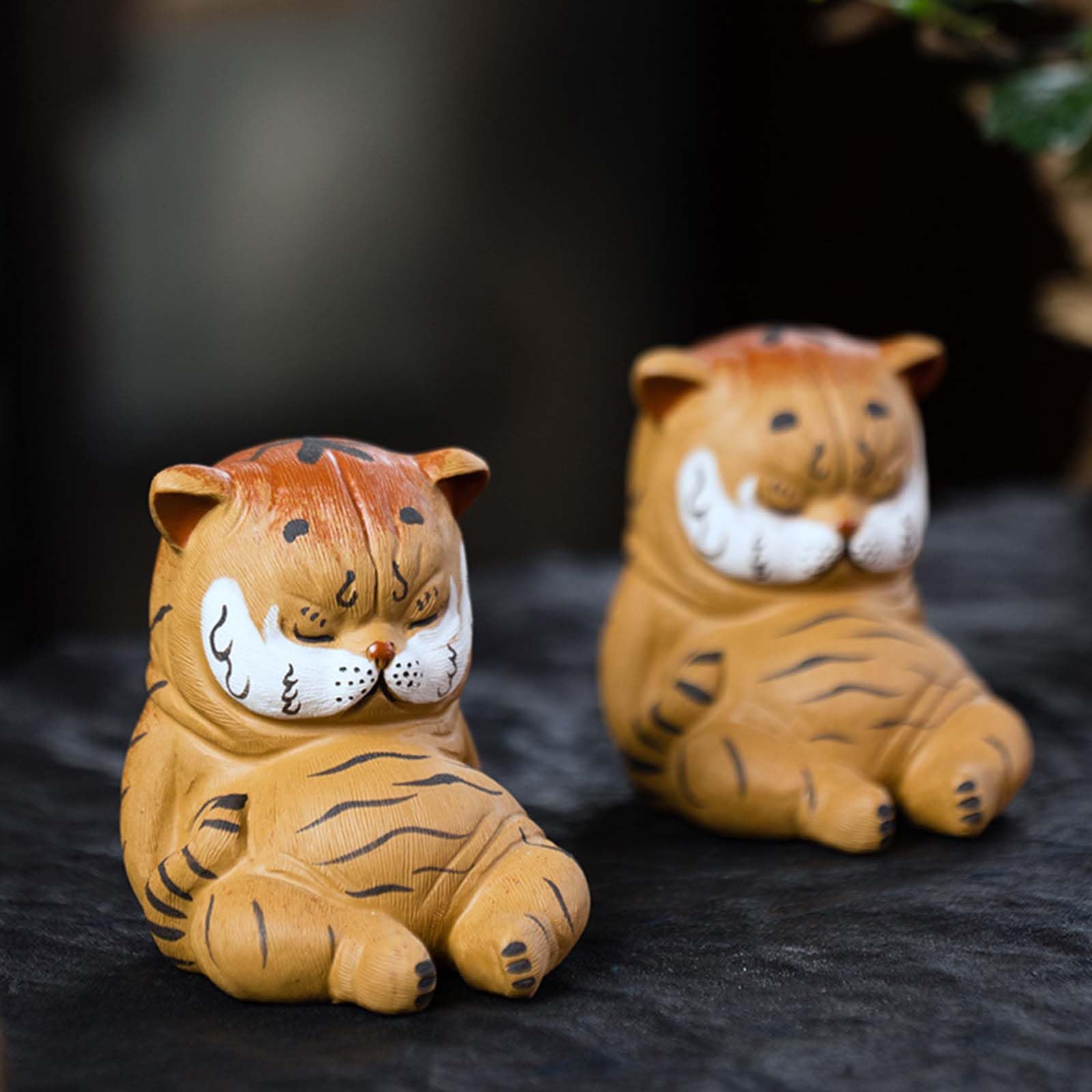 Amazon.co.jp: かわいい 虎の置物 座る虎 インテリア雑貨 トラ 置物